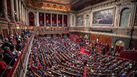 Il diritto all'aborto nella Costituzione in Francia, i dubbi su un cessate il fuoco entro il 10 marzo e le altre notizie della giornata