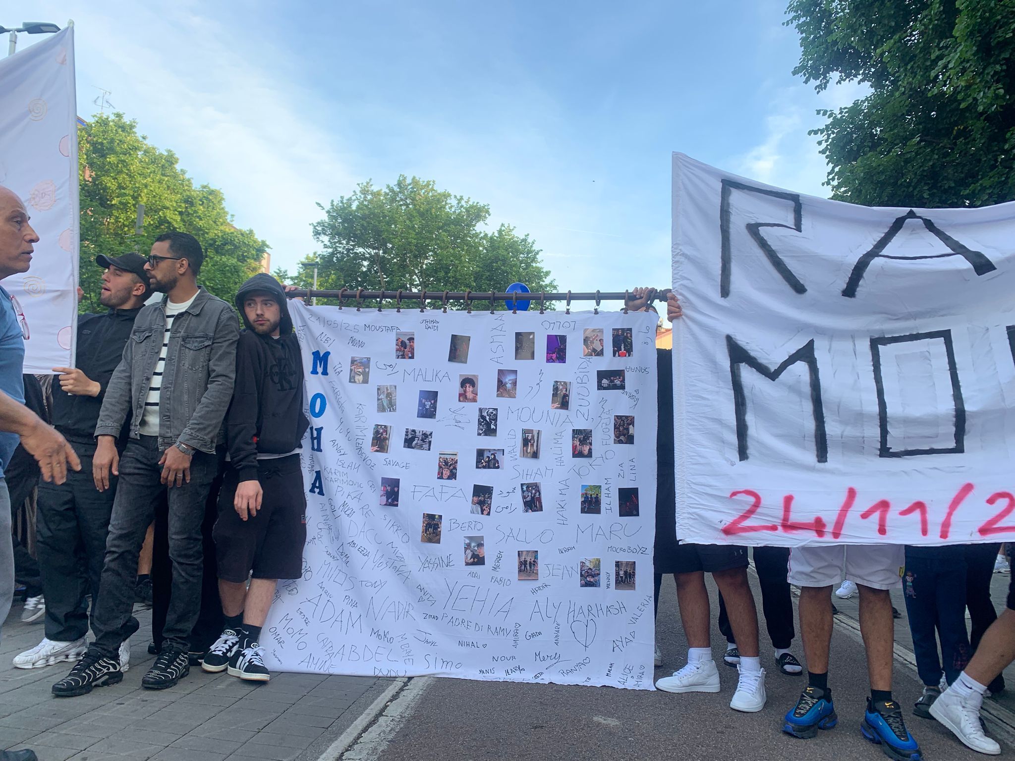 "Moha vive". A Corvetto gli amici del quartiere hanno ricordato il ventenne morto in un incidente stradale