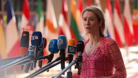 Gaza, massacro e carestia. Bruxelles pronta a rivedere gli accordi con con Israele