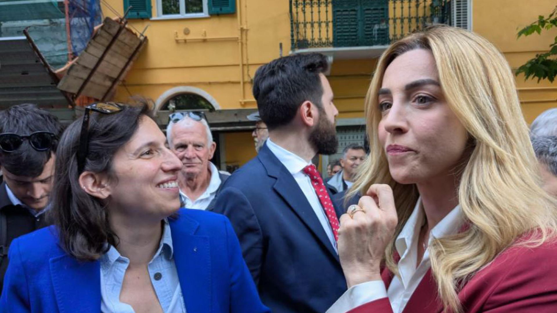Genova torna a sinistra. Vince Salis con una coalizione larghissima