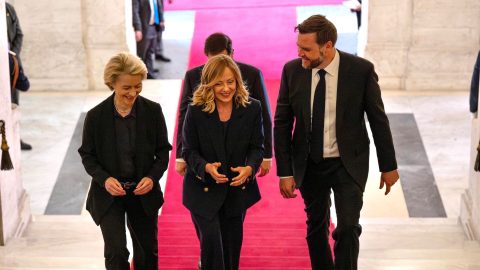 Meloni pontiera tra UE e Usa? Bisogna proprio volerlo credere