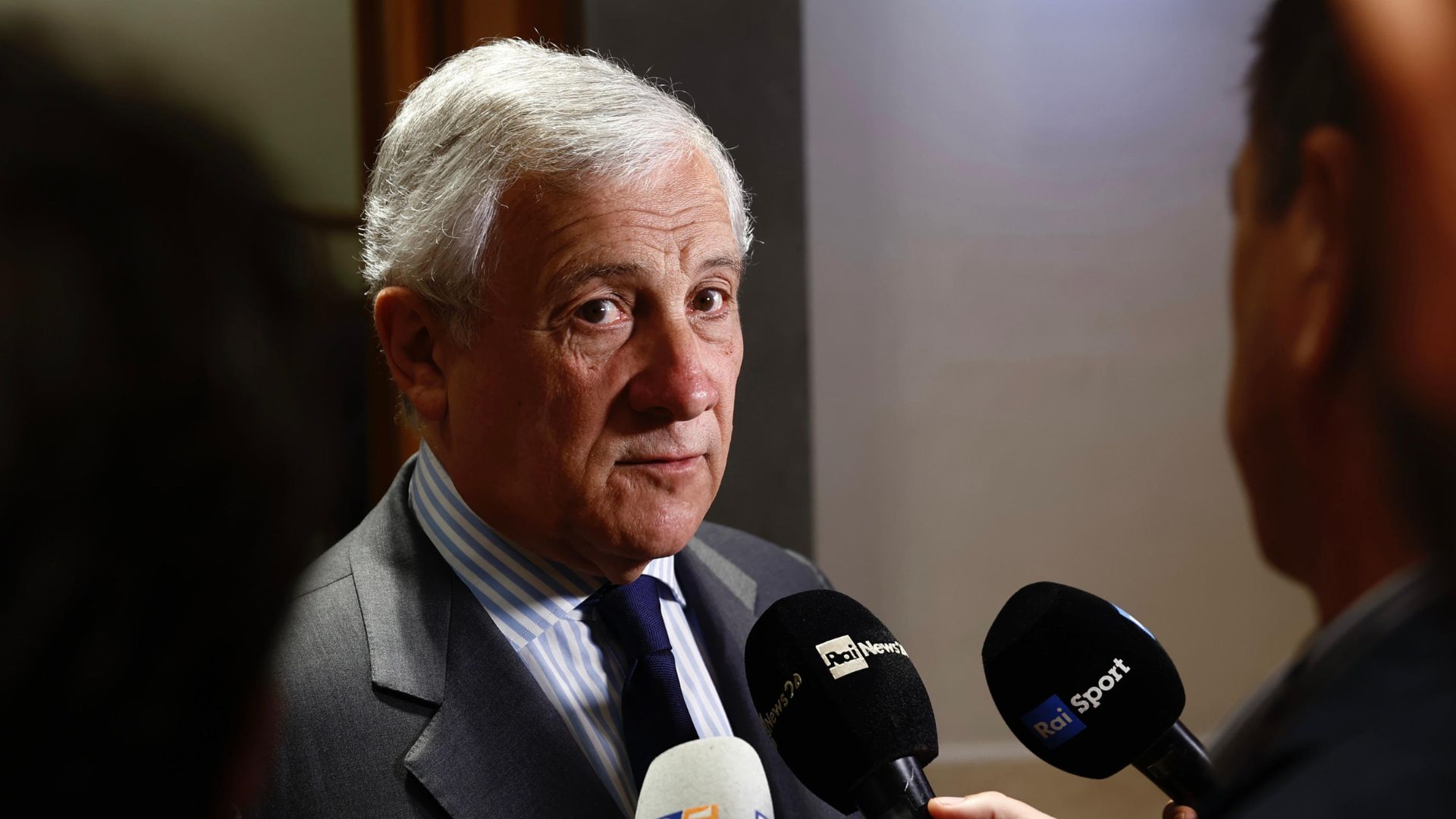 Tajani boicotta il referendum. Il vicepremier invita a non andare a votare. I promotori: 
