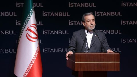La scommessa di Trump contro l'Iran rischia di portare il mondo sull'orlo del baratro