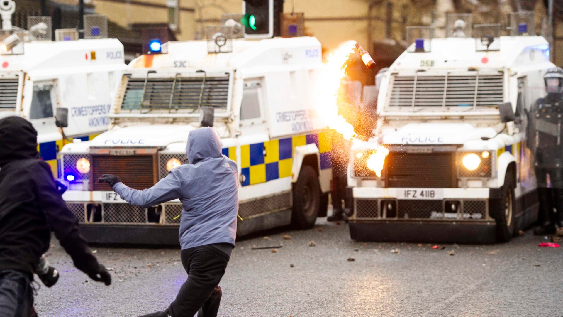 C’era una volta Belfast. Notti di disordini e di violenza a sfondo razziale
