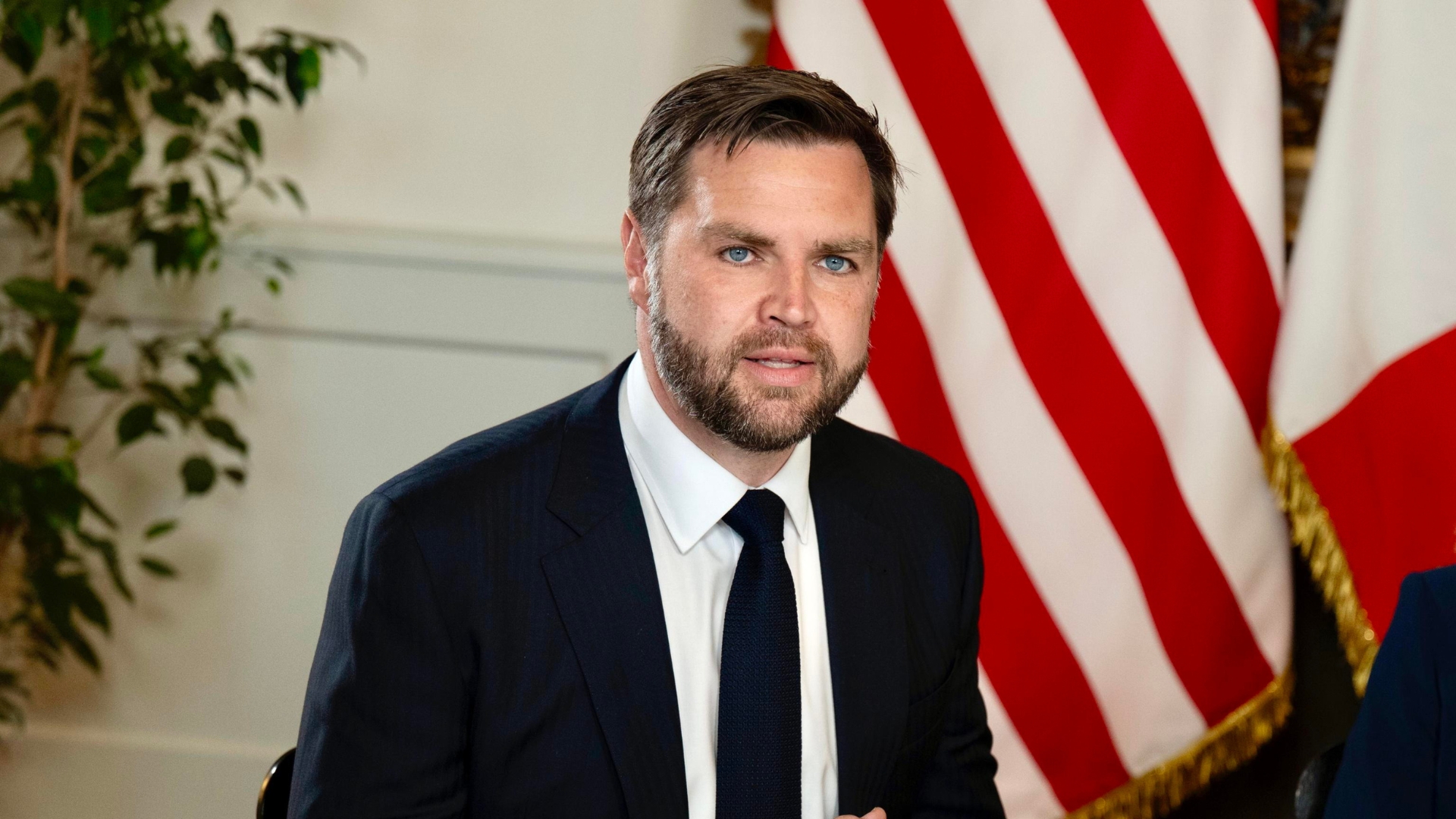 La Legge salvaricchi di Trump approvata in Senato solo grazie al voto del suo vice J.D. Vance