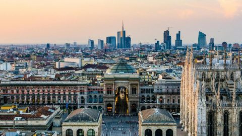 È ora di fermarsi e ripensare il futuro di Milano. Ed era meglio farlo senza aspettare le inchieste