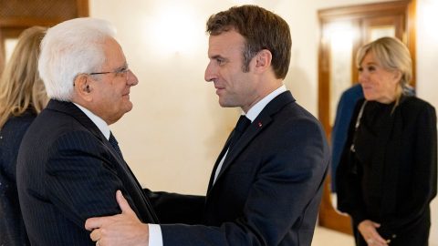 Mattarella appoggia Macron sulla linea europeista