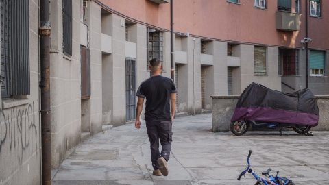Un “Noi” non addomesticato. Trap, minori stranieri e Milano nel libro di Francesca Buscaglia