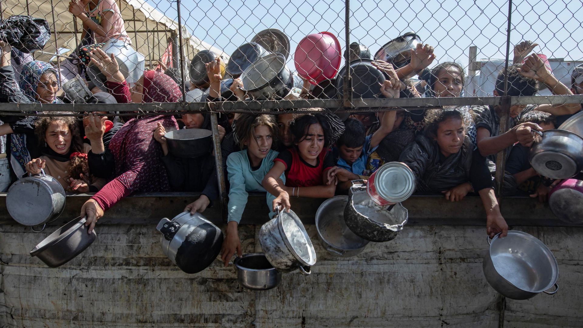 I bambini di Gaza disegnano il paradiso, perché sperano di andarci
