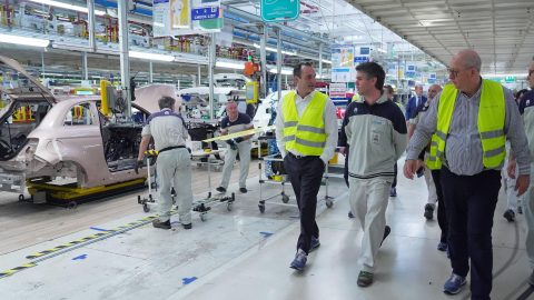 Lavoro in Italia no, in Serbia sì. Stellantis propone agli operai di Mirafiori di trasferirsi