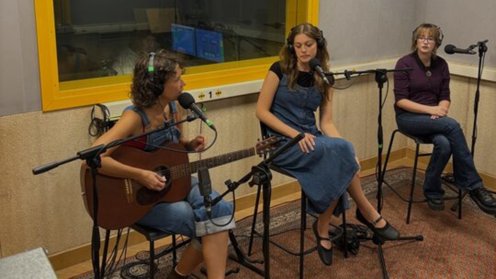Guthrie Family Singers slider