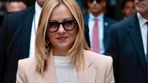Meloni: “Flotilla irresponsabile”. Ma il Governo costretto a intervenire dopo gli attacchi