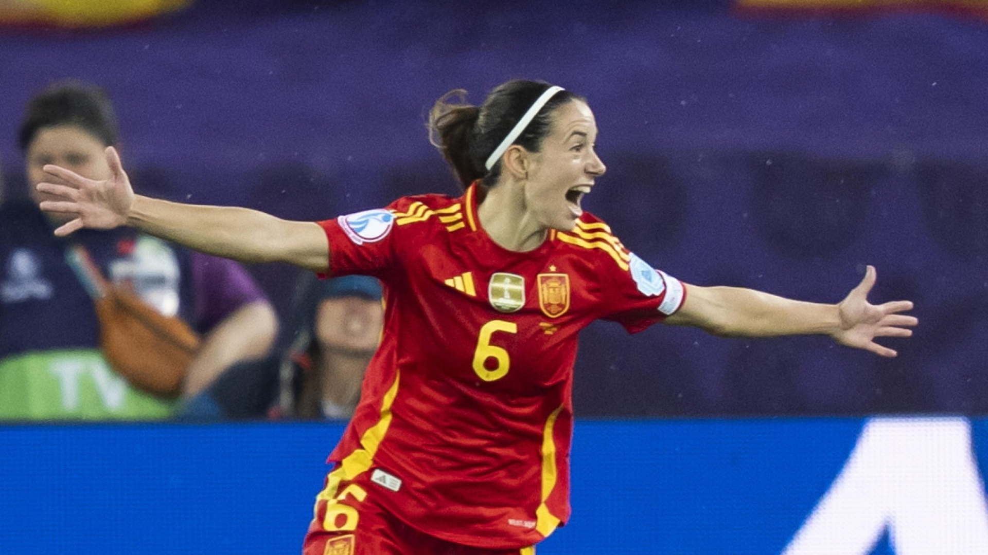 Aitana Bonmatì entra nella storia con tre Palloni d’Oro