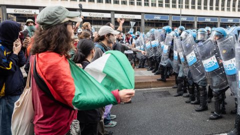 Milano, corteo Gaza. I minori ai domiciliari e senza scuola. Il legale: “Accanimento diseducativo”