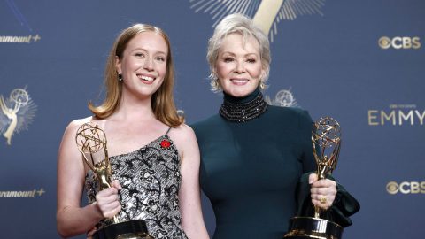 Emmy Awards: Adolescence domina, ma è la politica a rubare la scena