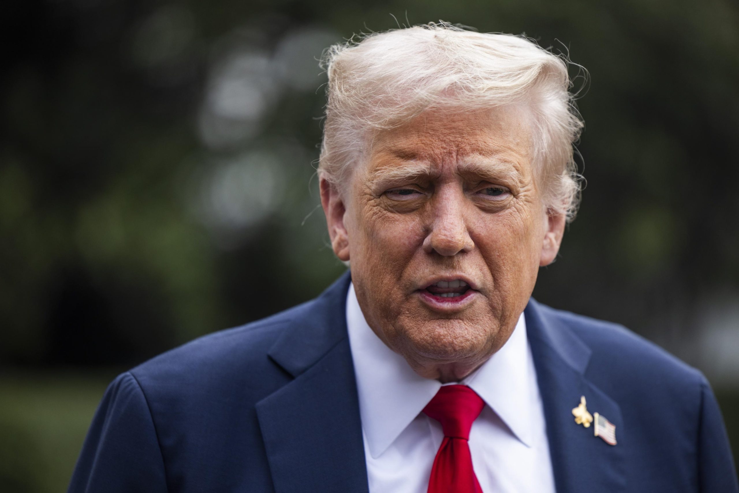 Trump ai vertici militari: l’esercito è uno strumento politico contro i nemici interni
