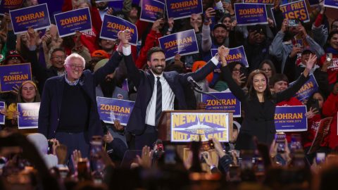 Elezioni a New York, il rush finale di Mamdani con Sanders e Ocasio Cortez