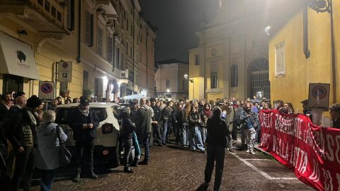 Parma, cori fascisti e inni al duce, nella sede di Fratelli d’Italia. E Meloni tace