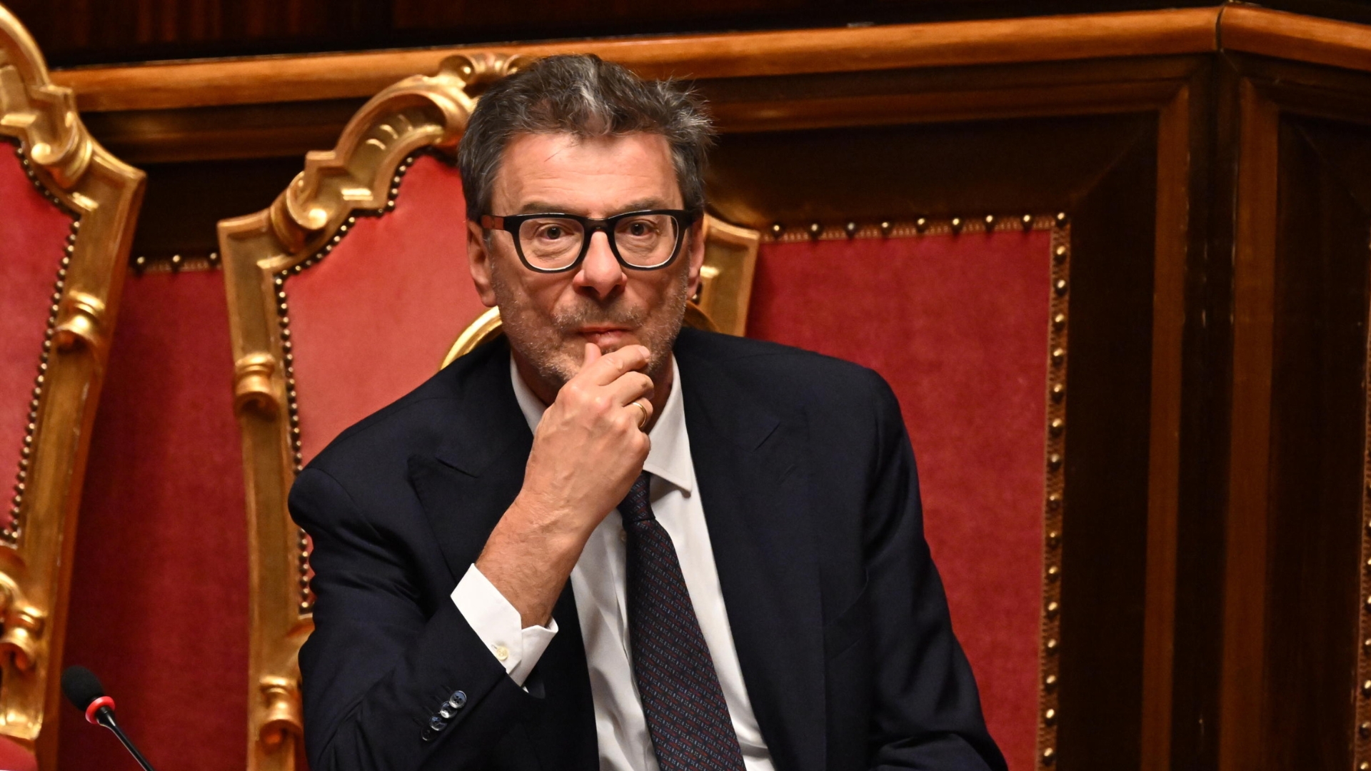 La manovra che odia i poveri: 10 miliardi di tagli, 3 in meno al fondo per la povertà