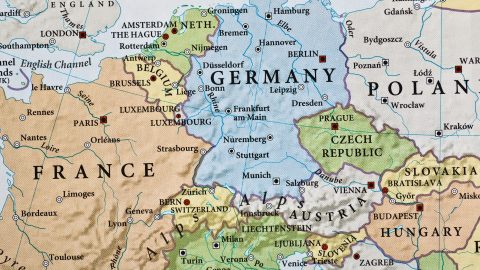 Europa, la crisi di Francia e Germania paralizza l’intero continente