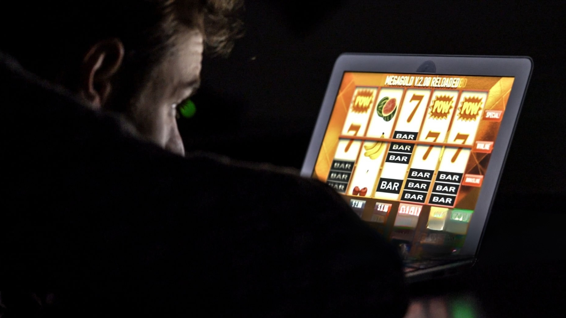 Gioco d’azzardo online: in Lombardia sempre più giocatori, giovani e con lavori precari