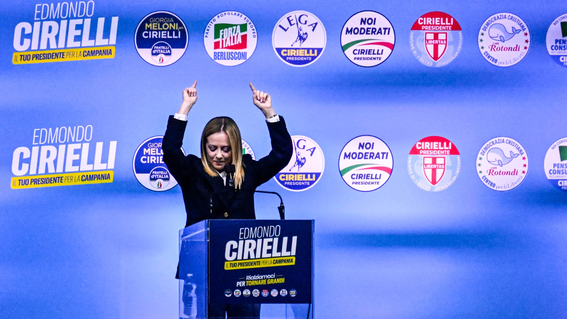 Regionali, destra avanti a colpi di propaganda