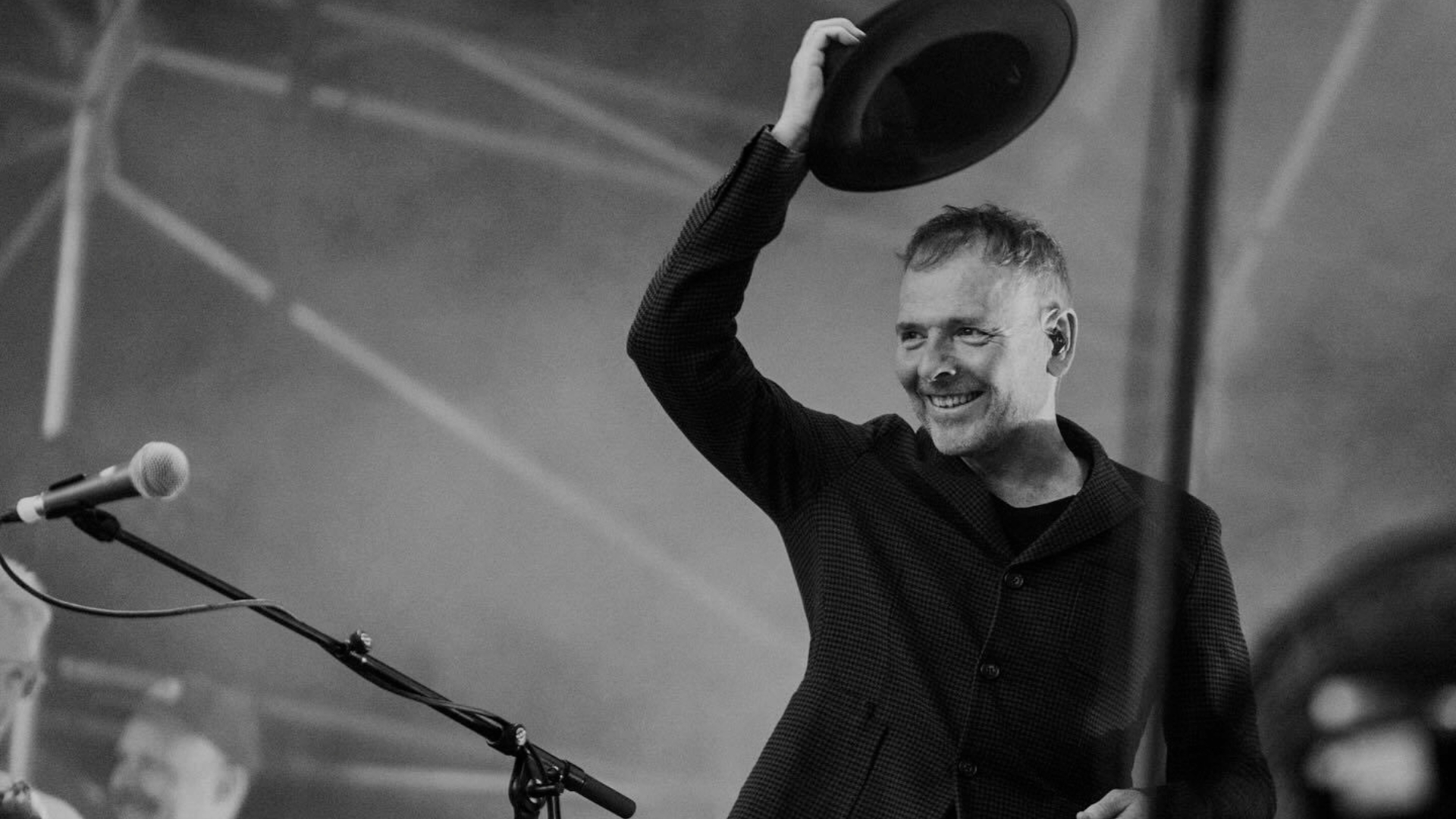 Stuart Murdoch slider