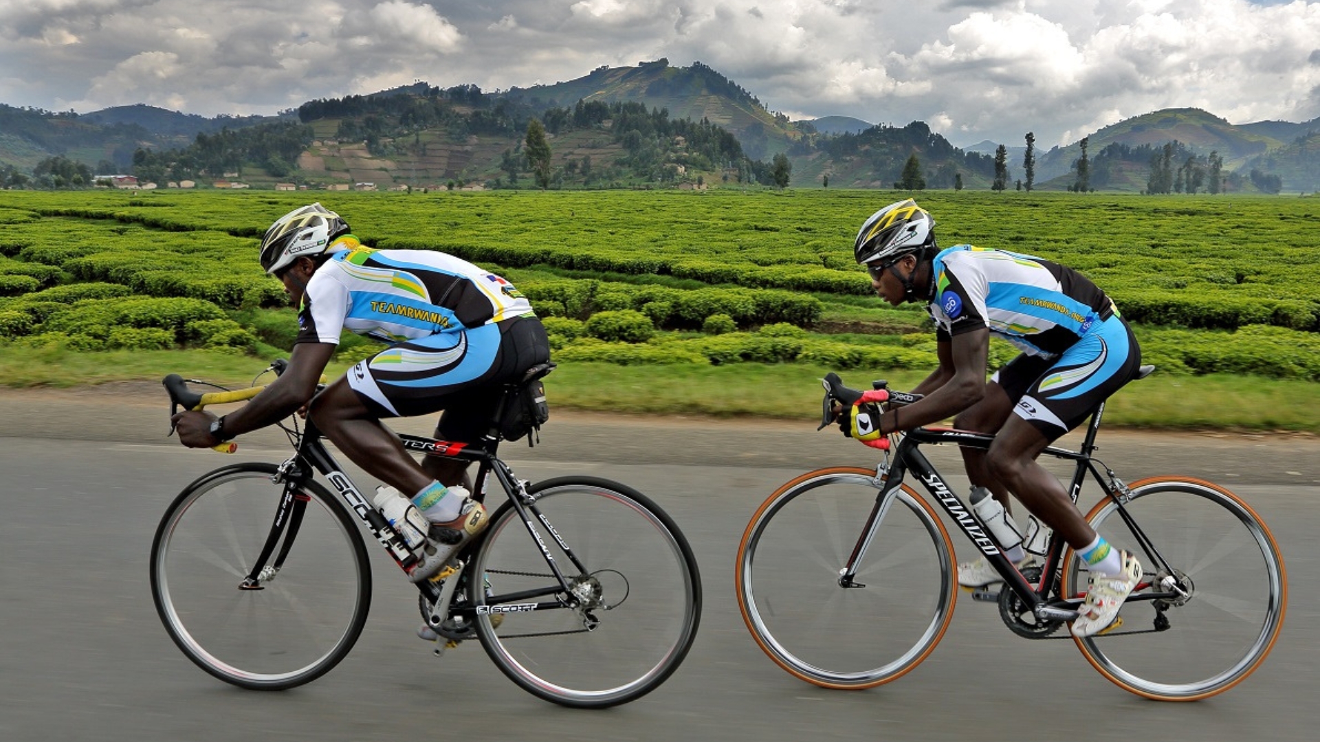 Live Pop del 20 novembre: Pedalando in Africa