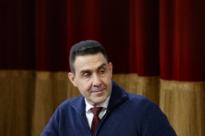 Vannacci vuole riscrivere la storia, difendendo Mussolini e il fascismo. E la Lega tace