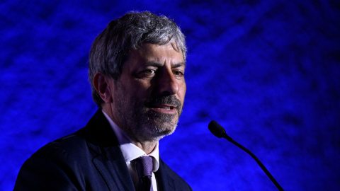 Fico, primi passi da Presidente. Alle prese con il dopo-De Luca