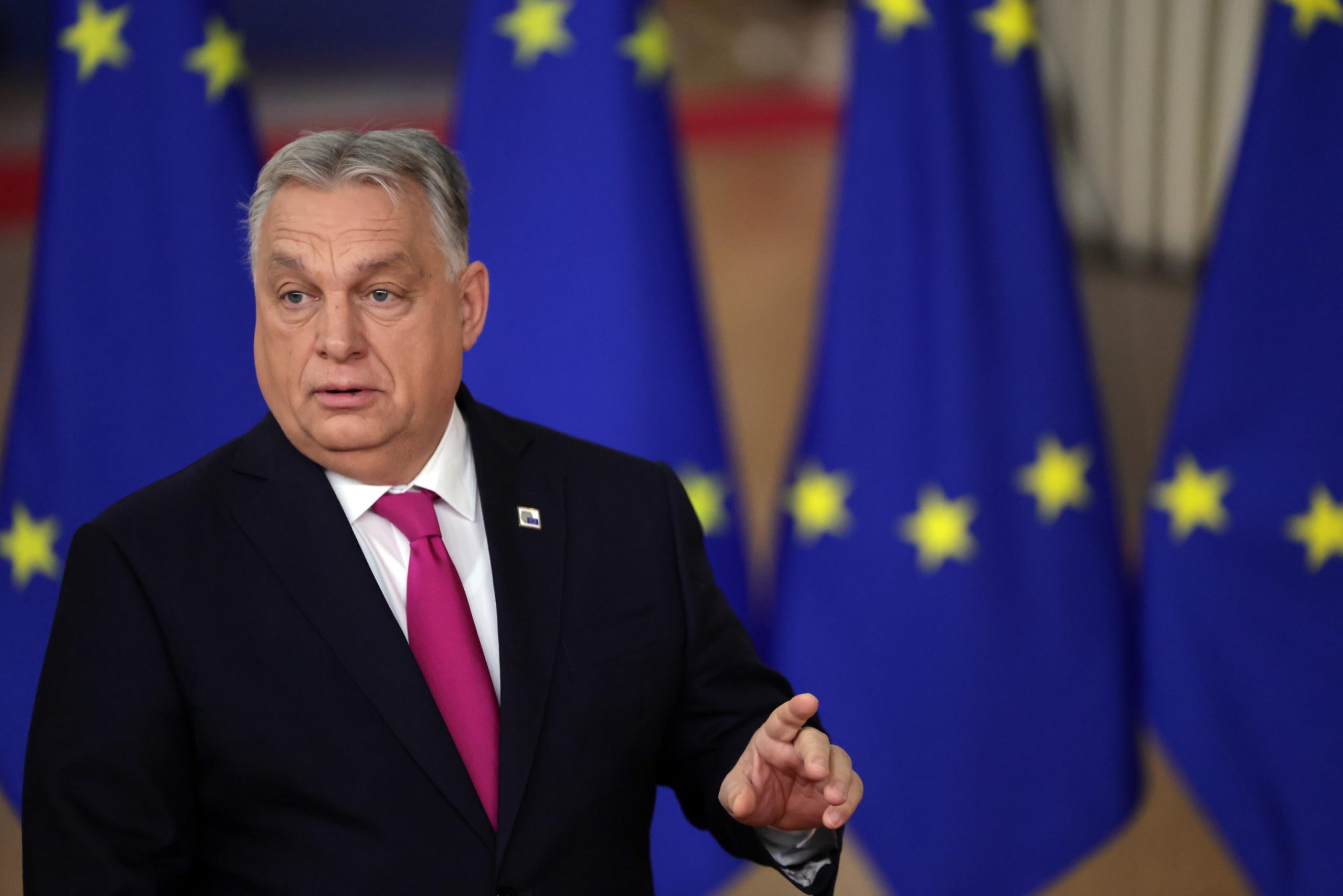 Ucraina: Bruxelles sceglie il debito comune, salta l’uso degli asset russi. Esulta Orban