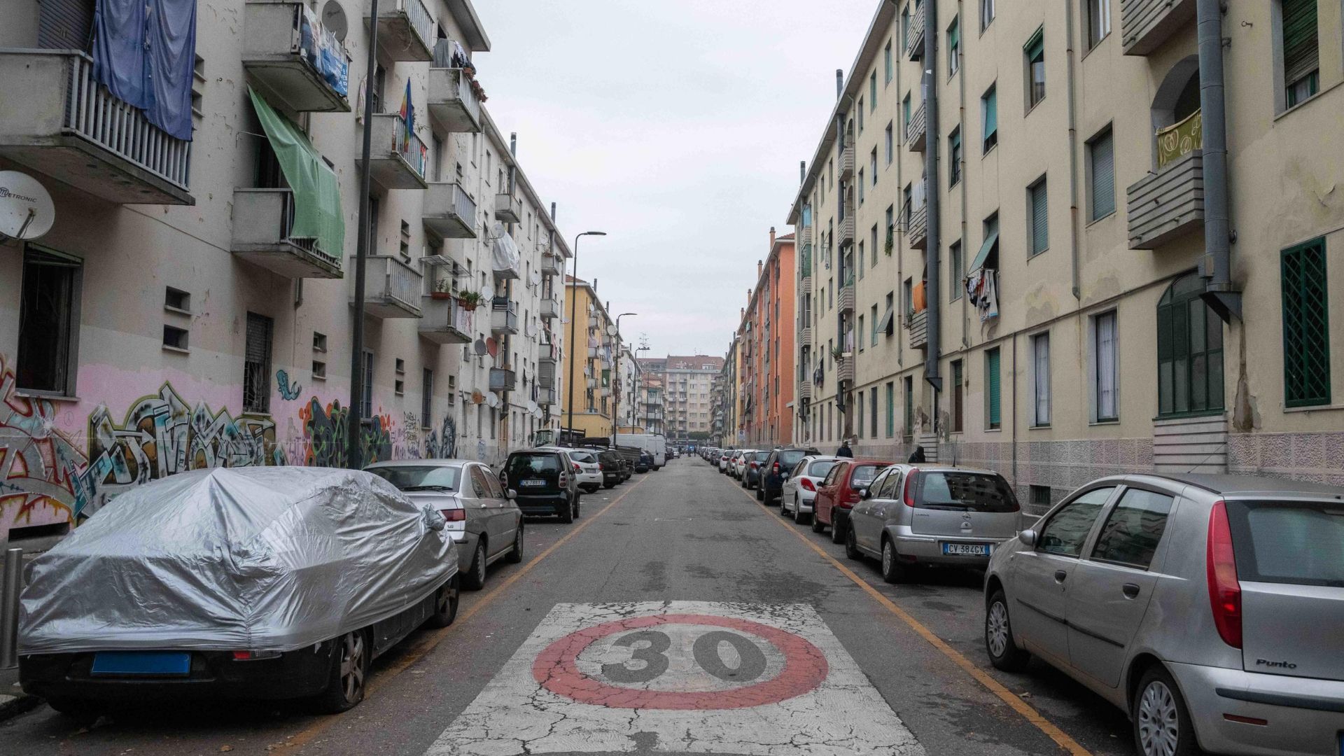 Famiglie al freddo, bimbi in strada: l’autoritarismo del Governo che non si può accettare