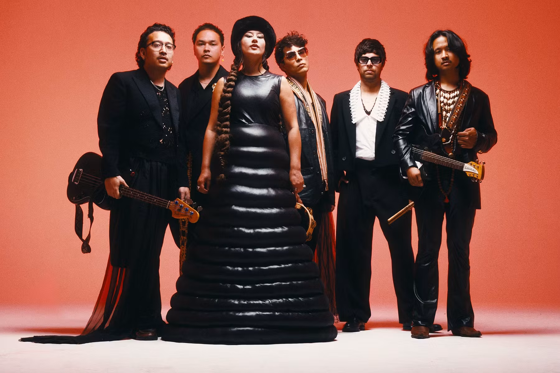 Nusantara Beat, la band indonesiana-olandese che fa rivivere il pop dell’isola del pacifico