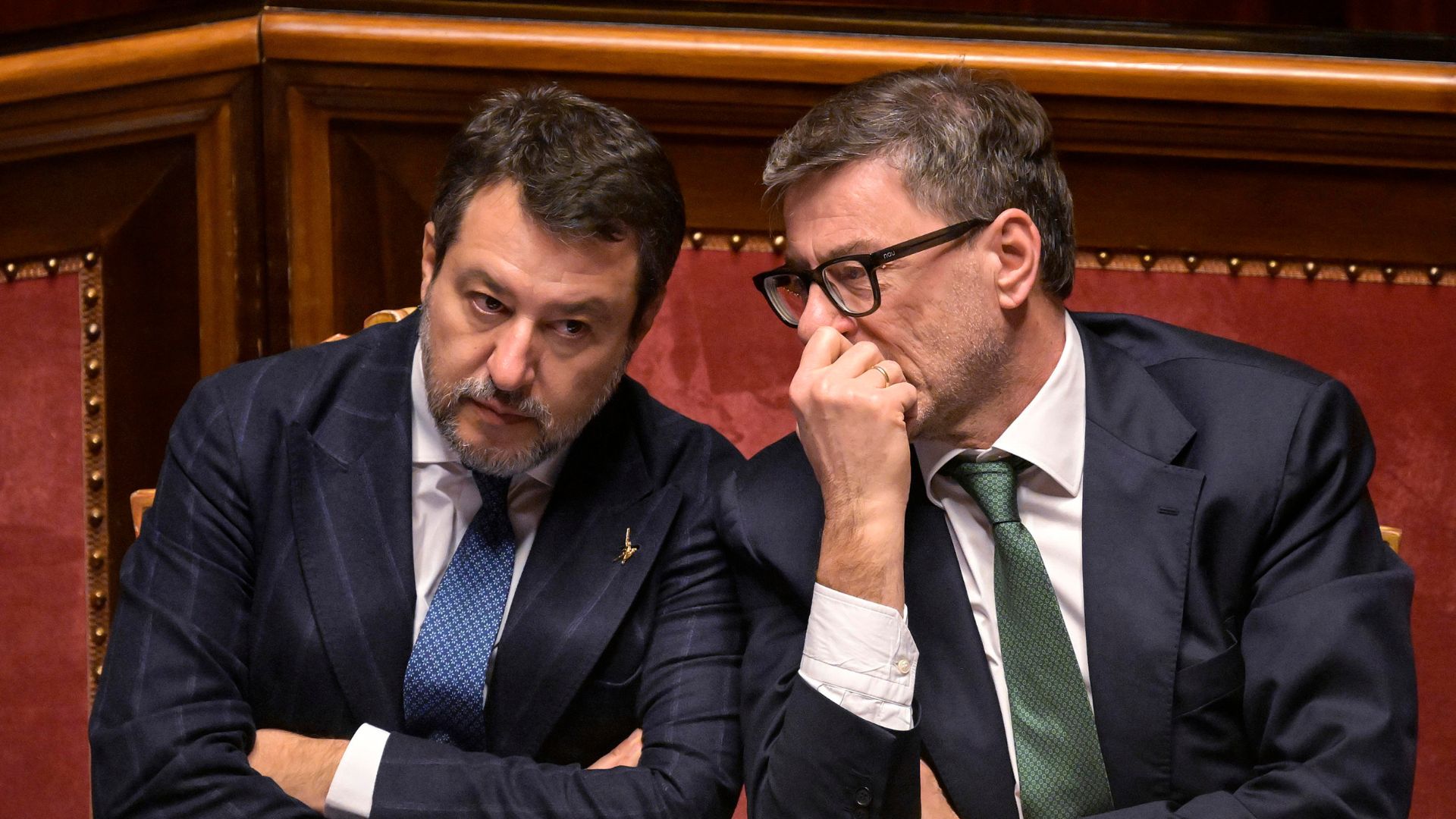 La manovra 2025, tra tagli, regali alle imprese, stangate ai lavoratori, dubbi costituzionali. E tante armi