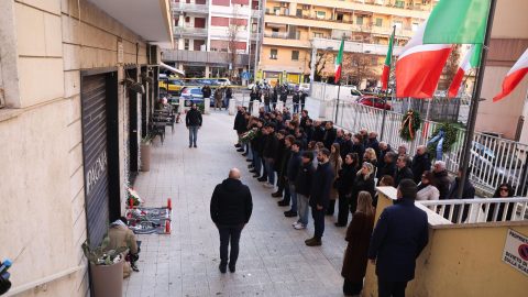 Acca Larentia, riecco croci celtiche e saluti romani. E Meloni parla di