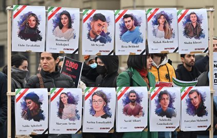 Il centrosinistra in piazza con Amnesty per l'Iran. Nascondendo per un giorno le divisioni