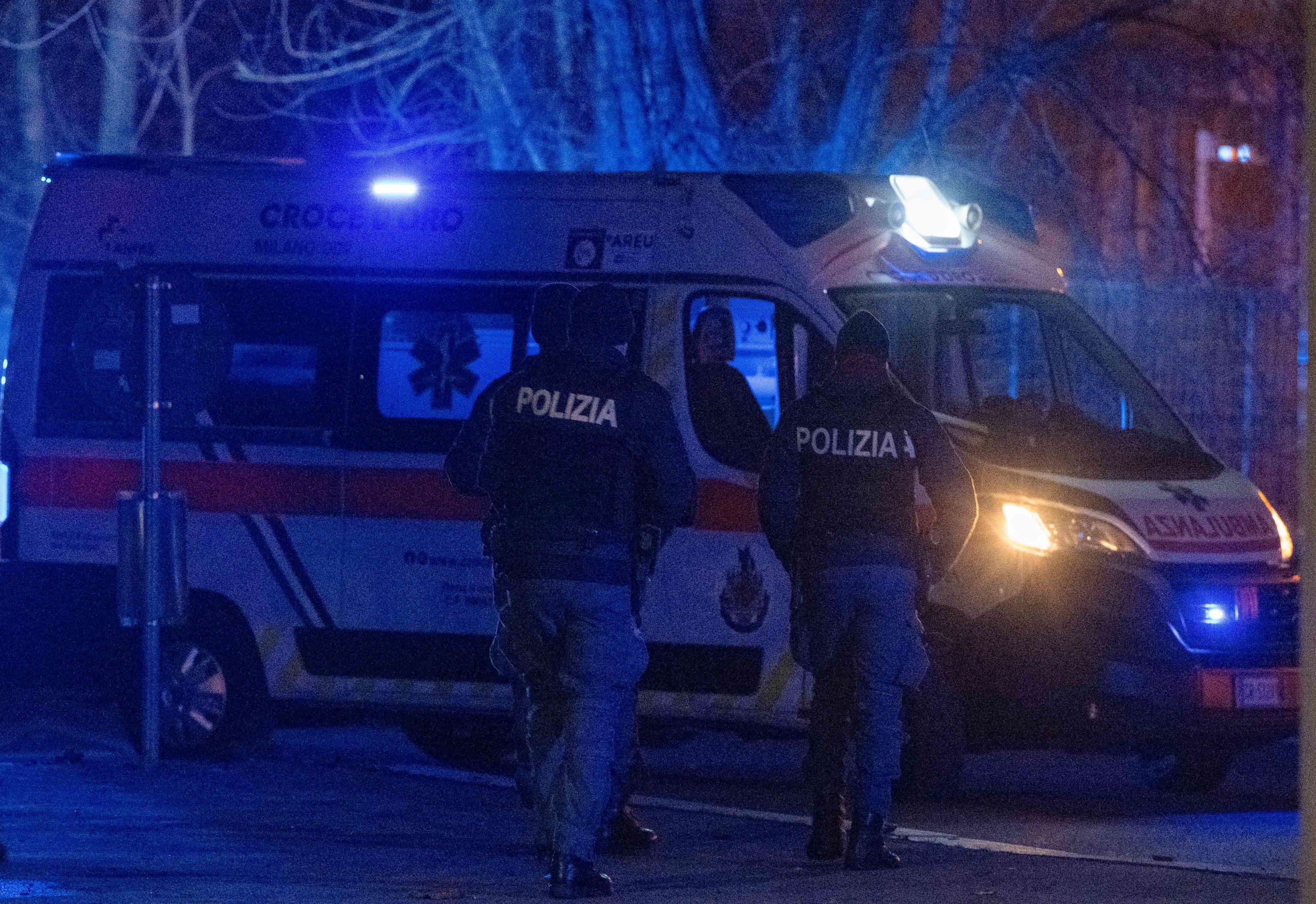 A Milano un poliziotto ha ucciso un uomo durante un’operazione ...